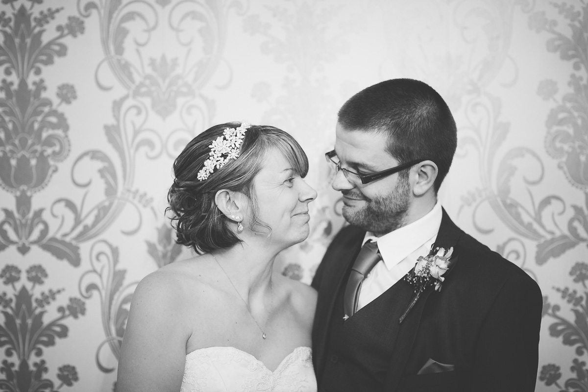 Eastington Park Wedding_Ally_and_Gary_Scuffins_Photography_114