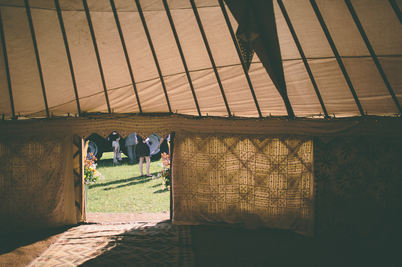 Naomi + Jack Rustic Yurt Summer Wedding Evesham Scuffins Photography 094 Wedding | Naomi + Jack | Evesham Scuffins Photography | http://www.scuffinsphotography.com