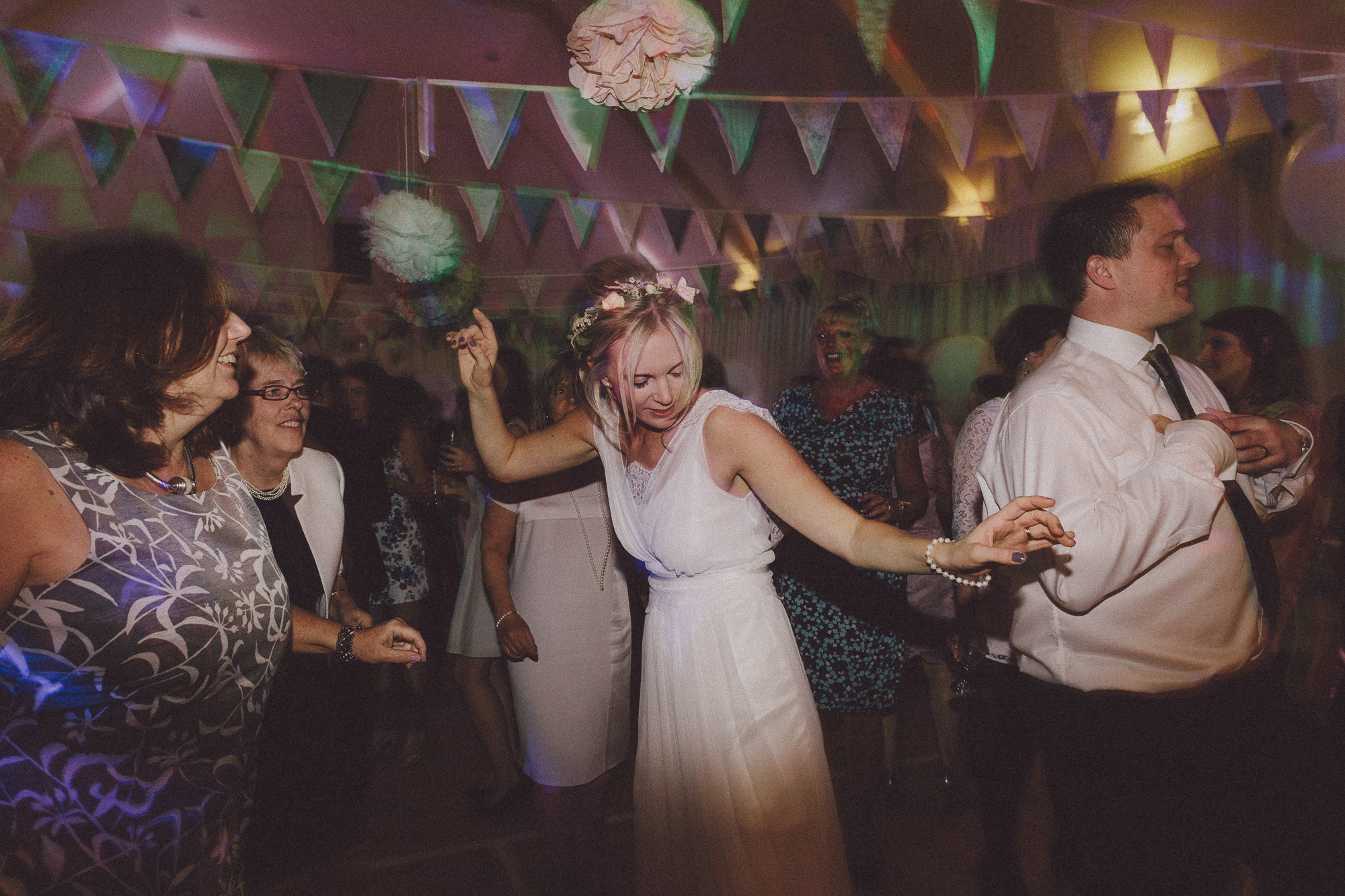 Vintage Rustic Summer Country Wedding Ross + Emma Scuffins Photography 017